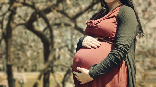 How Can UK Pregnant Women Prepare for Postpartum Recovery During Their Third Trimester?